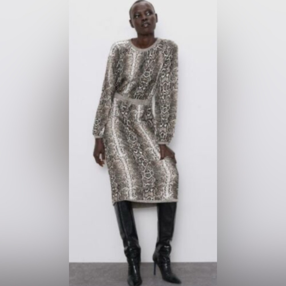 Zara Black and Cream Sheath Dress with Bishop Sleeves